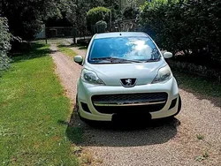 Weiß Gebraucht 2011 Peugeot 107 Kleinwagen | 1.699 € (Superpreis)