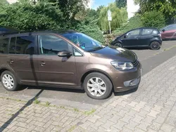 Braun Gebraucht 2011 VW Touran Van / Kleinbus | 5.350 € (Fairer Preis)