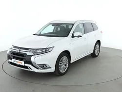 Weiß Gebraucht 2019 Mitsubishi Outlander Plus SUV | 19.450 €