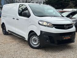 Weiß Gebraucht 2019 Opel Vivaro Selection Van / Kleinbus | 12.490 €