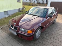 Rot Gebraucht 1992 BMW 320 Limousine | 4.100 €