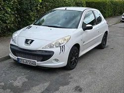 Weiß Gebraucht 2012 Peugeot 206+ Kleinwagen | 2.750 €
