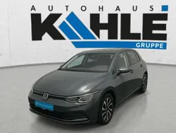 Grau Gebraucht 2022 VW Golf VIII Active Limousine | 20.490 € (Guter Preis)