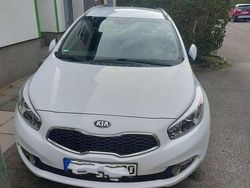 Gebraucht 2013 Kia Ceed Sportswagon DREAM-TEAM Edition Kombi | 5.990 € (Etwas zu teuer)