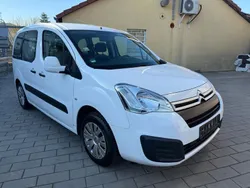 Weiß Gebraucht 2016 Citroën Berlingo Van / Kleinbus | 5.999 € (Fairer Preis)