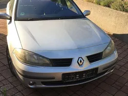 Silber Gebraucht 2005 Renault Laguna II Dynamique Limousine | 999 € (Guter Preis)