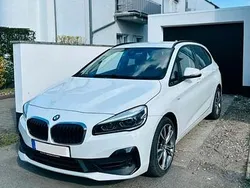 Weiß Gebraucht 2018 BMW 218 Active Tourer Van / Kleinbus | 14.400 € (Etwas zu teuer)