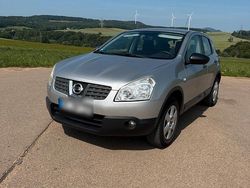 Grau Gebraucht 2010 Nissan Qashqai SUV | 4.500 € (Fairer Preis)