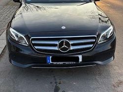Schwarz Gebraucht 2016 Mercedes E220 Avantgarde Limousine | 18.900 € (Fairer Preis)