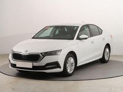 Moonweiss metallic (metallic) Gebraucht 2024 Skoda Octavia Limousine | 26.740 € (Guter Preis)