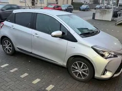 Silber Gebraucht 2020 Toyota Yaris Hybrid Limousine | 16.290 € (Guter Preis)