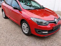 Rot Gebraucht 2015 Renault Mégane GrandTour Kombi | 5.850 € (Guter Preis)