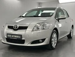 Silber Gebraucht 2008 Toyota Auris Executive Limousine | 6.900 € (Etwas zu teuer)