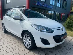 Weiß Gebraucht 2014 Mazda 2 Center-Line Kleinwagen | 8.999 € (Guter Preis)