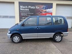Gebraucht 2000 Nissan Serena Van / Kleinbus | 2.000 €