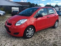 Rot Gebraucht 2009 Toyota Yaris Cool Limousine | 2.499 € (Fairer Preis)
