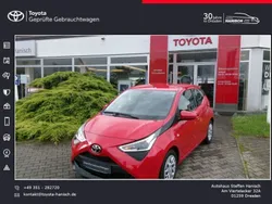 Vulcanorot Gebraucht 2021 Toyota Aygo X-play Kleinwagen | 11.890 € (Etwas zu teuer)