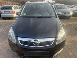 Schwarz Gebraucht 2006 Opel Zafira Van / Kleinbus | 4.690 € (Teuer)