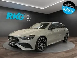 Grau Gebraucht 2025 Mercedes CLA200 Shooting Brake AMG Kombi | 43.780 €