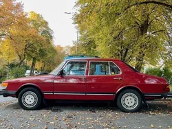 Saab 900