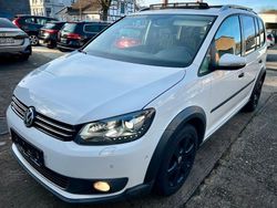 Weiß Gebraucht 2012 VW Touran Cross Van / Kleinbus | 7.500 € (Fairer Preis)