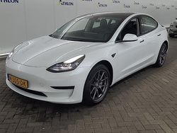 Weiß Gebraucht 2021 Tesla Model 3 Standard Range Limousine | 22.400 € (Fairer Preis)