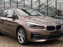 Jucarobeige metallic Gebraucht 2019 BMW 218 Van / Kleinbus | 16.280 € (Guter Preis)