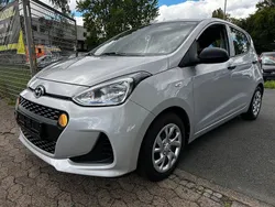 Silber Gebraucht 2017 Hyundai i10 Classic Kleinwagen | 6.990 € (Guter Preis)