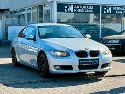 Silber Gebraucht 2008 BMW 320 Sport Line Coupé | 9.950 € (Fairer Preis)
