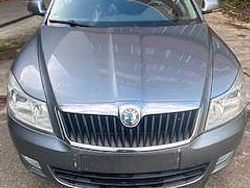 Grau Gebraucht 2013 Skoda Octavia Best of Kombi | 6.800 € (Fairer Preis)
