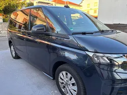 Blau Gebraucht 2022 VW Multivan Van / Kleinbus | 43.550 € (Superpreis)