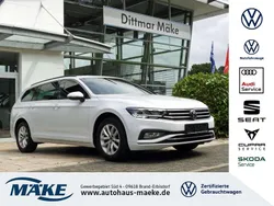 Weiß Gebraucht 2022 VW Passat Business Kombi | 27.790 € (Teuer)