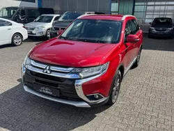 Rot Gebraucht 2017 Mitsubishi Outlander Diamant Edition SUV | 8.990 € (Guter Preis)