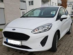 Weiß Gebraucht 2018 Ford Fiesta Trend Kleinwagen | 7.900 € (Guter Preis)