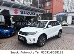 Weiß Gebraucht 2021 Suzuki Vitara Comfort SUV | 19.950 € (Fairer Preis)