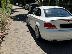 Weiß Gebraucht 2012 BMW 118 Coupé Coupé | 10.900 €