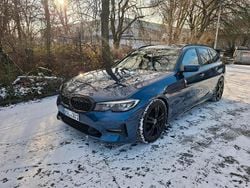 Blau Gebraucht 2022 BMW 318 Advantage Kombi | 26.000 € (Guter Preis)