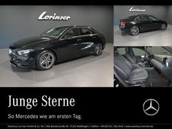 Schwarz kosmosschwarz Gebraucht 2021 Mercedes A200 AMG Limousine | 33.800 €