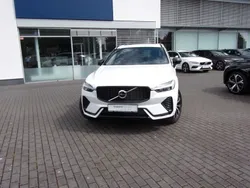 Weiß Gebraucht 2023 Volvo XC60 Plus SUV | 39.900 € (Fairer Preis)