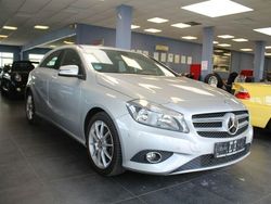 Polarsilber metallic Gebraucht 2013 Mercedes A180 Urban Limousine | 11.980 € (Fairer Preis)