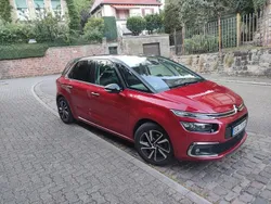 Rot Gebraucht 2017 Citroën C4 Picasso Shine Van / Kleinbus | 13.250 € (Fairer Preis)