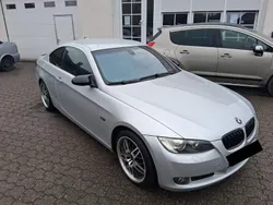 Silber Gebraucht 2007 BMW 330 Performance Coupé | 8.990 € (Superpreis)