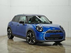 Icy sunshine blue Gebraucht 2024 Mini Cooper Favoured Kleinwagen | 31.990 € (Fairer Preis)