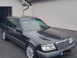 Schwarz Gebraucht 1994 Mercedes E220 Kombi | 7.250 €