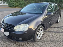 Schwarz Gebraucht 2005 VW Golf IV Kleinwagen | 1.800 € (Fairer Preis)
