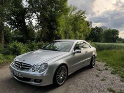 Silber Gebraucht 2008 Mercedes CLK220 Elegance Coupé | 8.900 € (Teuer)