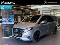 Hightechsilber metallic Gebraucht 2024 Mercedes V250 Style Van / Kleinbus | 75.440 €