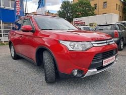 Rot Gebraucht 2015 Mitsubishi Outlander Classic Collection Plus SUV | 8.399 € (Superpreis)