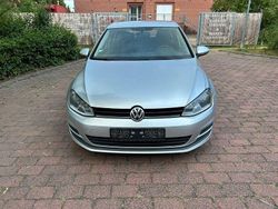 Silber Gebraucht 2015 VW Golf VII Comfortline Limousine | 7.300 € (Etwas zu teuer)