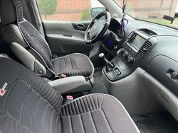 Schwarz Gebraucht 2009 Kia Carnival Van / Kleinbus | 2.500 € (Etwas zu teuer)